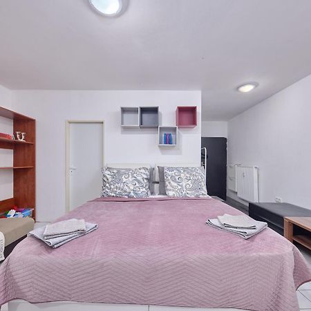 Relax Apartment Братислава Экстерьер фото