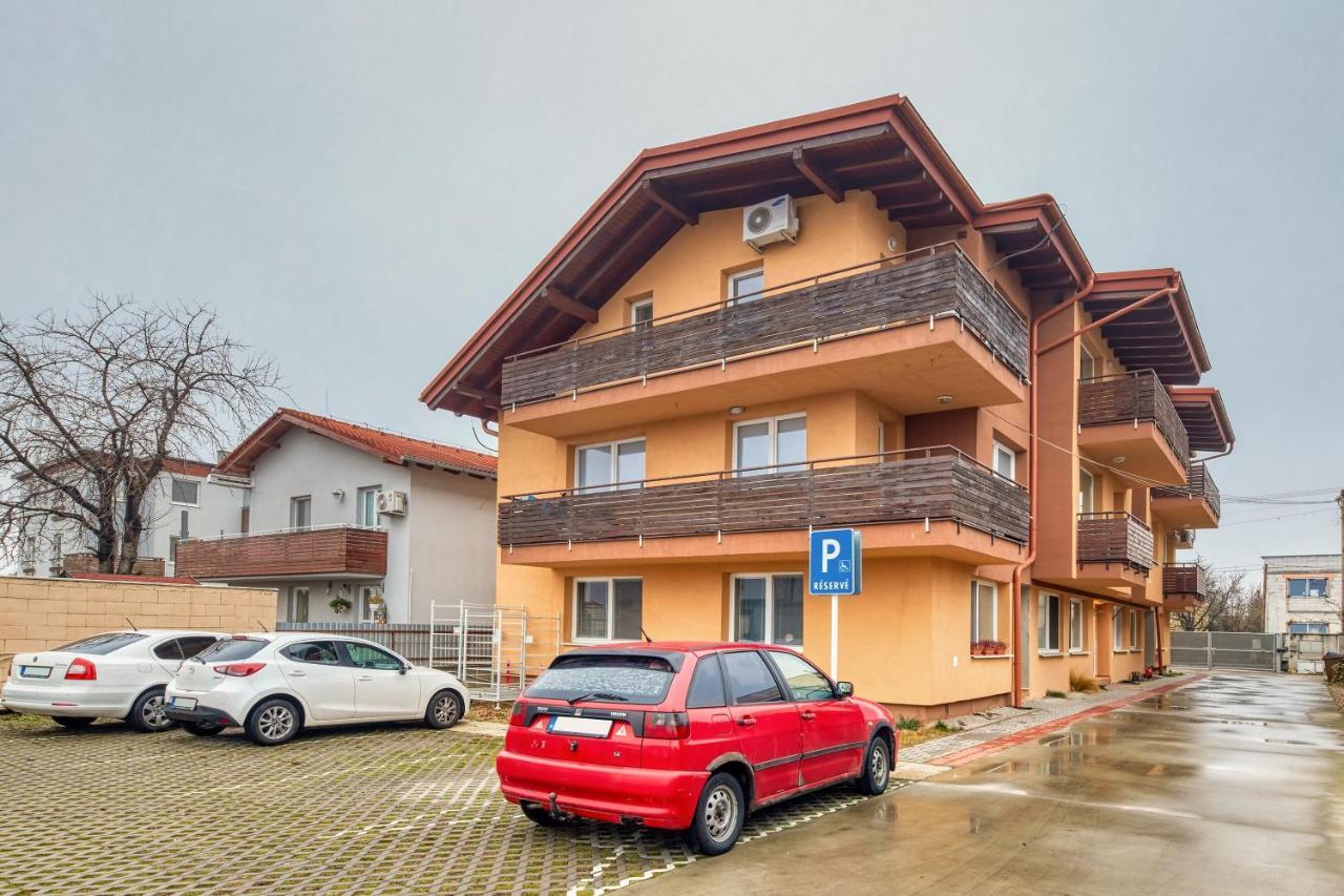 Relax Apartment Братислава Экстерьер фото