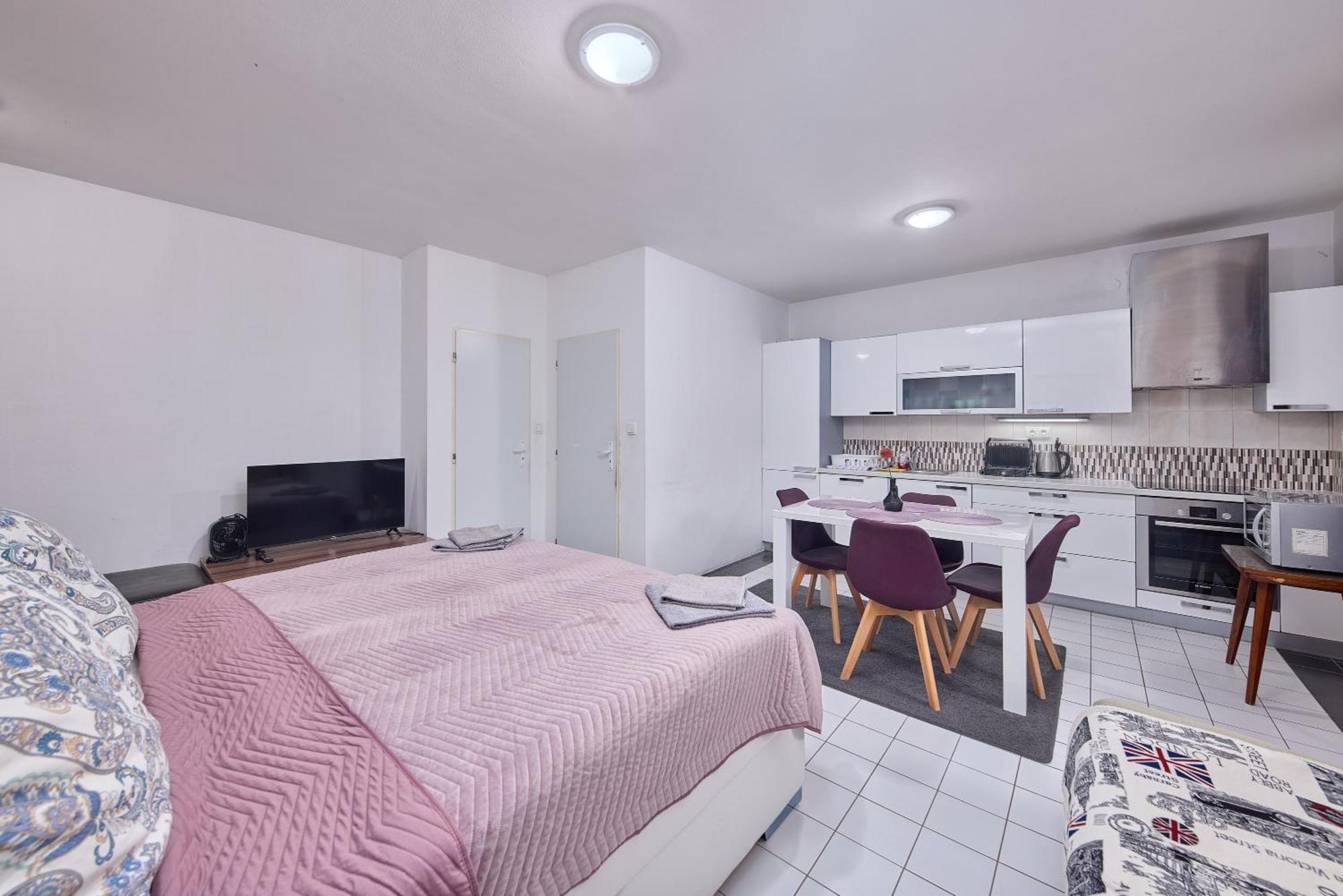 Relax Apartment Братислава Экстерьер фото